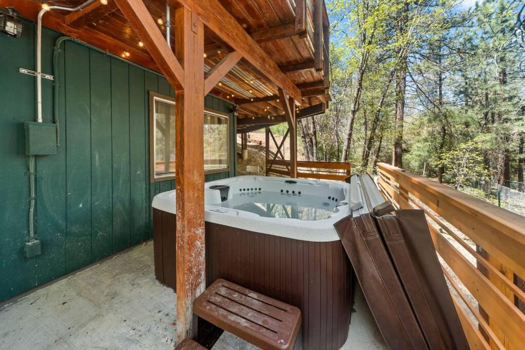 Hot Tub (Jacuzzi) - Photo 2