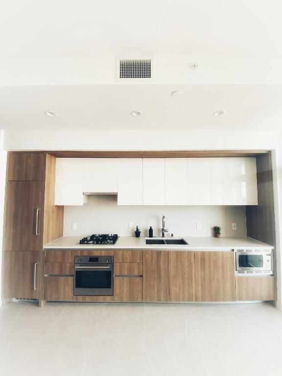 Elegant Luxury 1 Bedroom studio in Downtown LA - Image 5