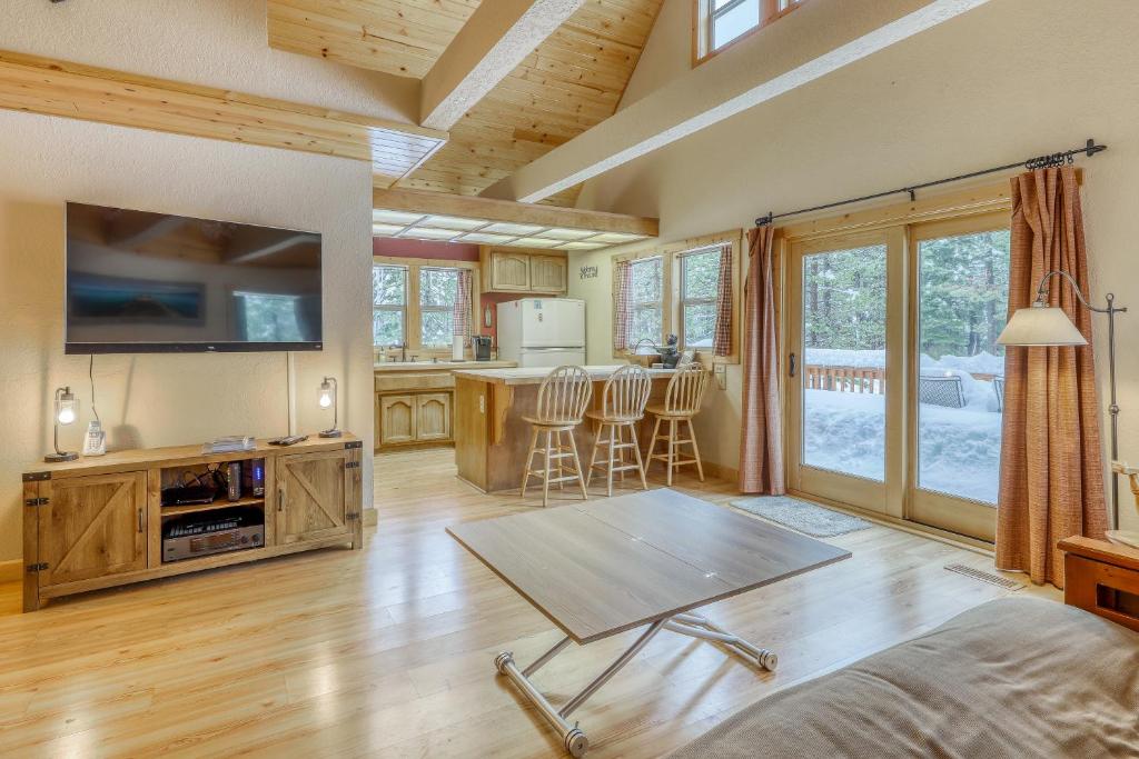 Snowpeak Chalet in Tahoe Donner - Image 6