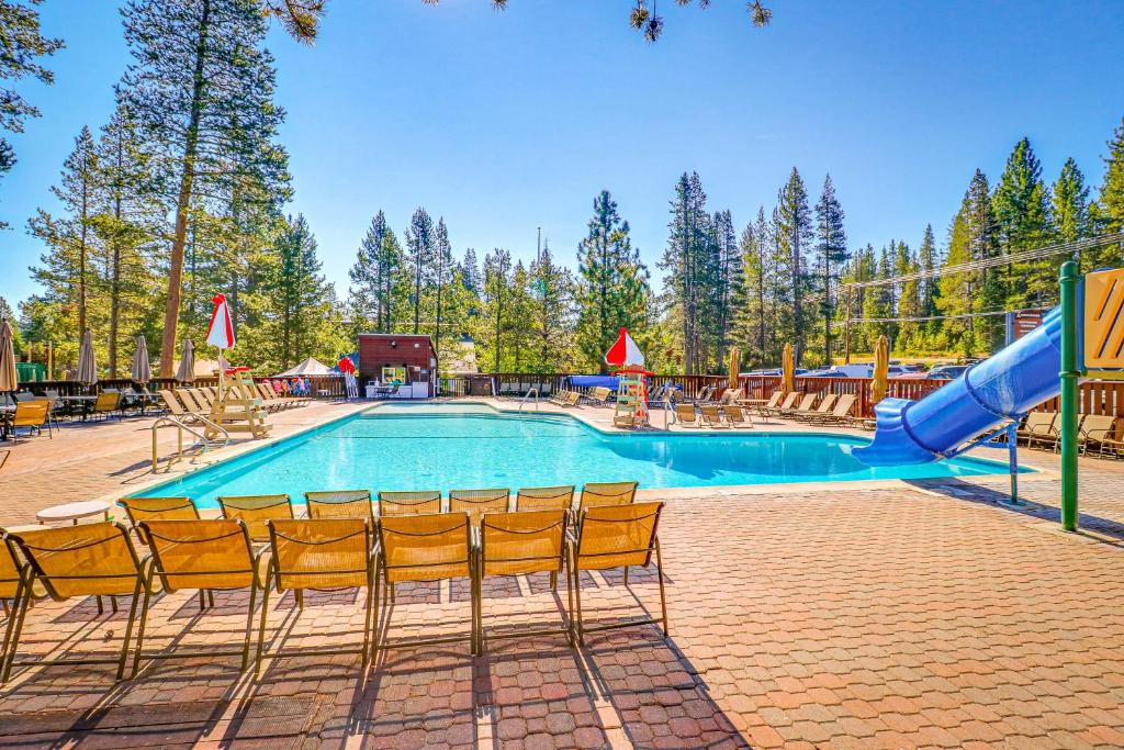 Snowpeak Chalet in Tahoe Donner - Image 4