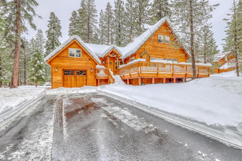 Snowpeak Chalet in Tahoe Donner