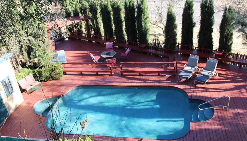 Hot Tub (Jacuzzi) - Photo 4