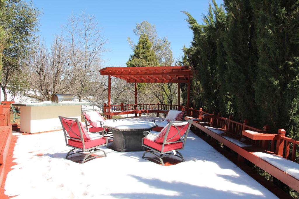 Hot Tub (Jacuzzi) - Photo 2