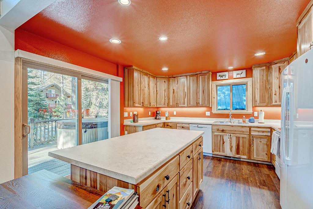 Hot Tub (Jacuzzi) - Photo 2