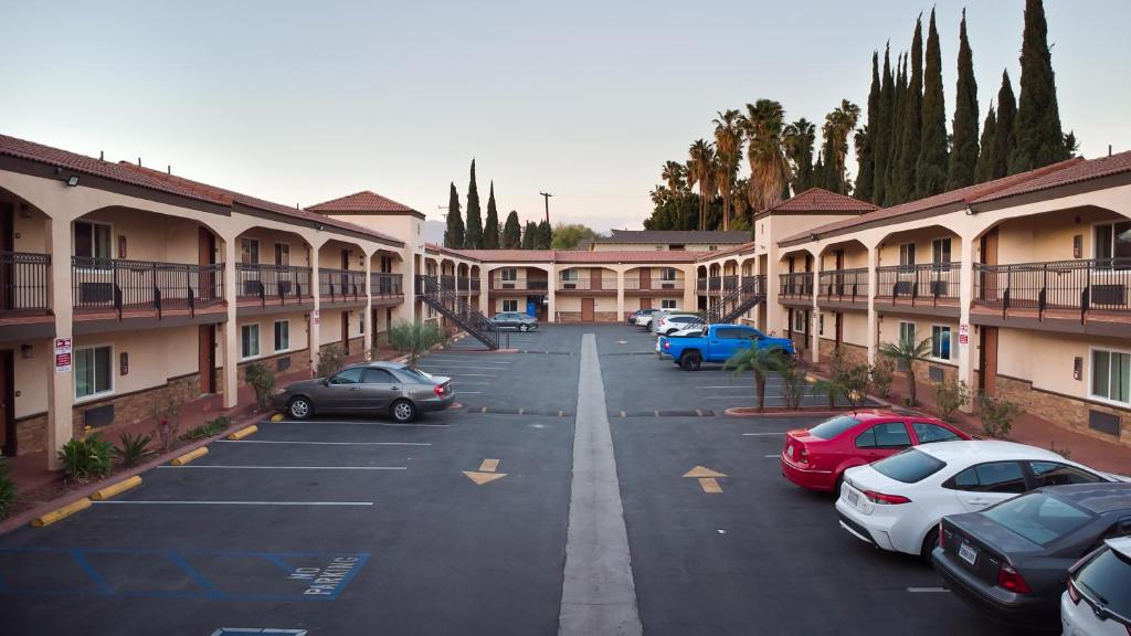 Travelodge Inn & Suites by Wyndham West Covina - Image 5