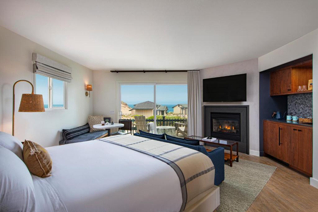 Sanctuary Beach Resort - Image 5