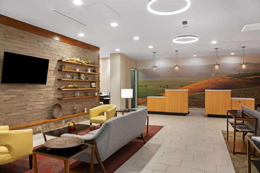 La Quinta by Wyndham Morgan Hill-San Jose South - Image 6