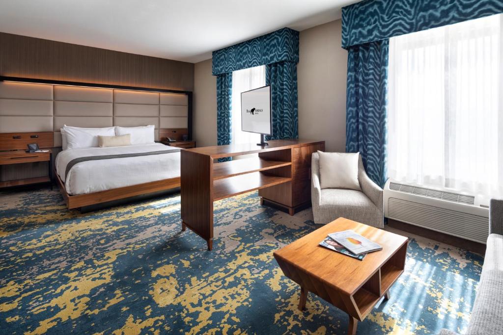 Bear Springs Hotel - Image 6