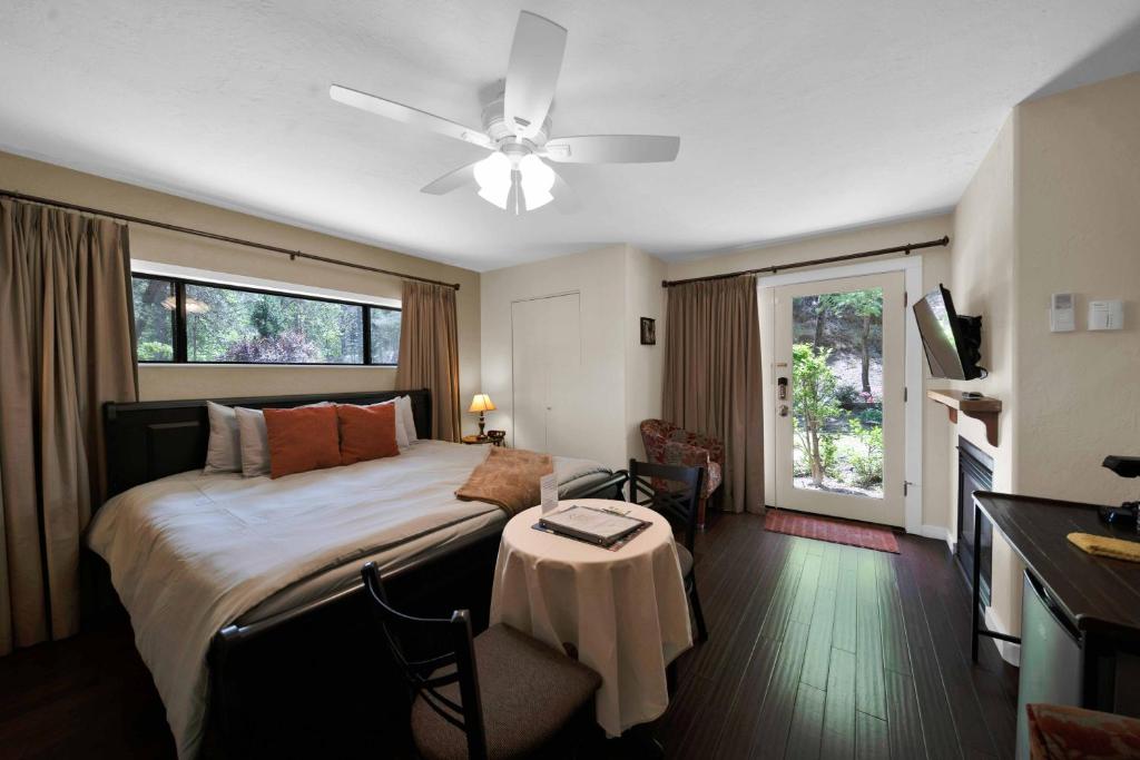 The Inn at Shasta Lake