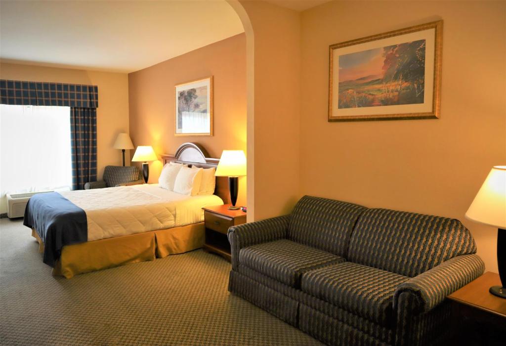 Oasis Inn & Suites 29 Palms Hotel Joshua Tree National Park - Image 4