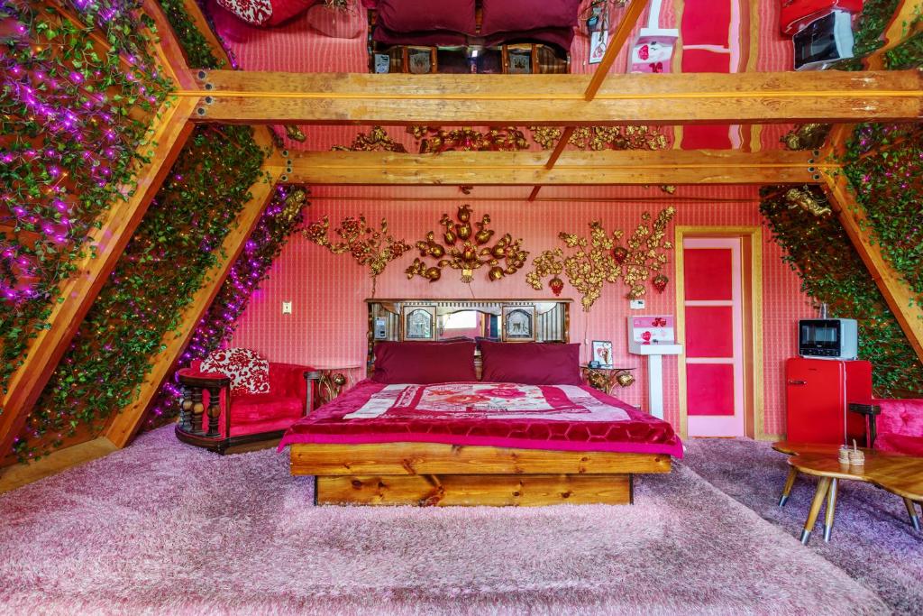 Hicksville Pines Chalets & Motel - Image 6