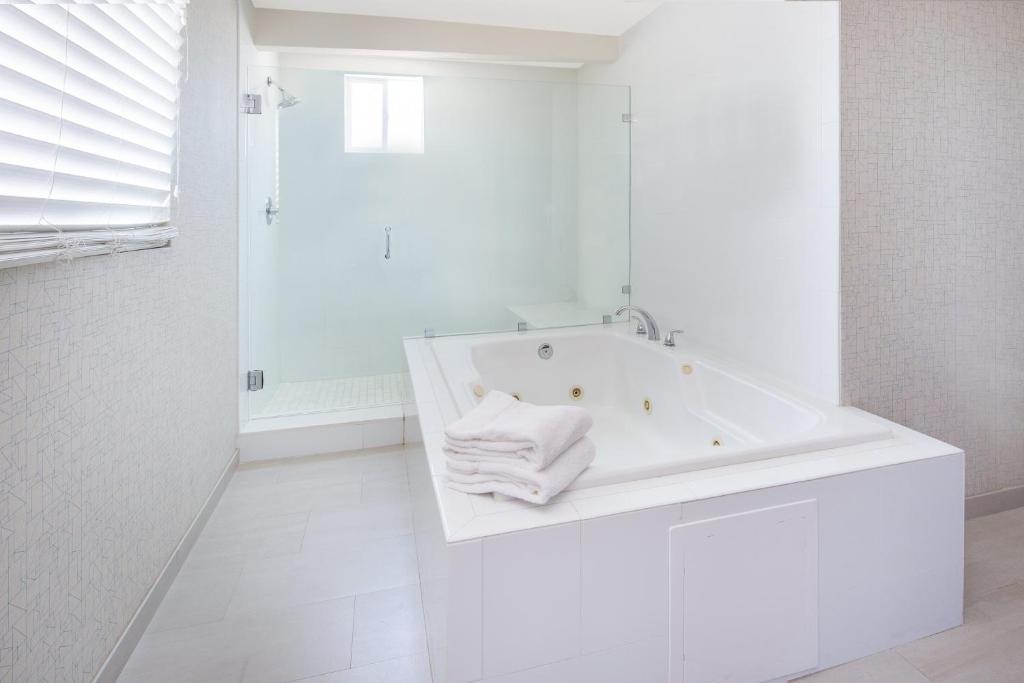 Holiday Inn Express San Diego Airport-Old Town by IHG