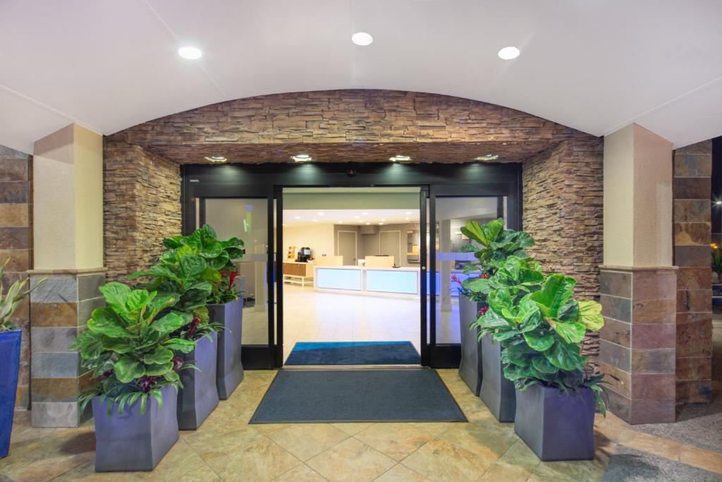 Holiday Inn Express San Diego Airport-Old Town by IHG - Image 8