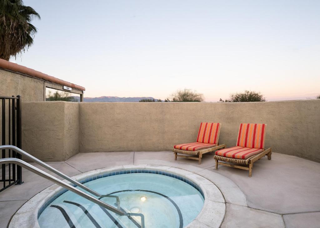 Hot Tub (Jacuzzi) - Photo 3