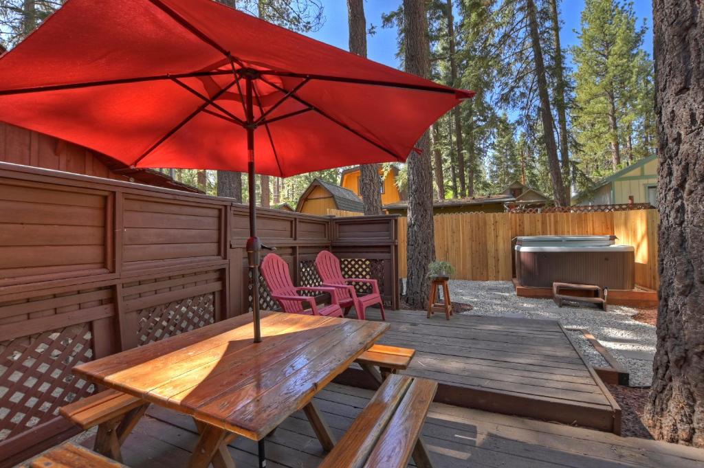 Hot Tub (Jacuzzi) - Photo 4