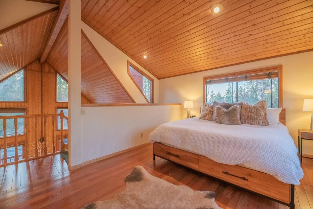 STARGAZER-Your Luxurious Cozy Affordable Getaway - Image 7