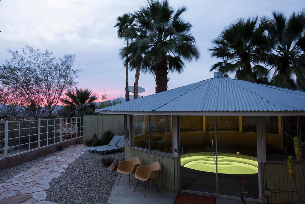 Hot Tub (Jacuzzi) - Photo 2