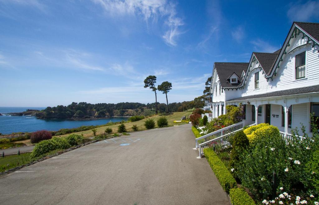 Little River Inn - Image 6