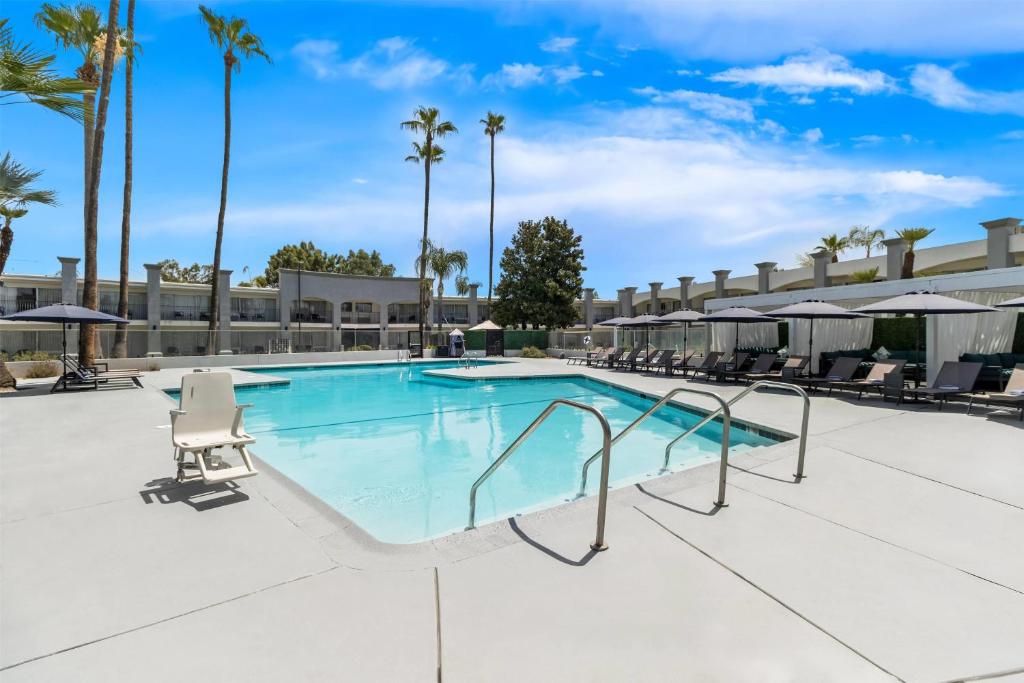 Hourglass Hotel, Trademark Collection by Wyndham - Image 8