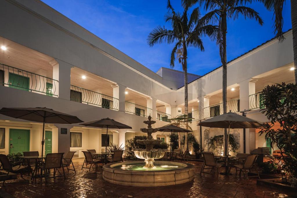 Casablanca Inn - Image 5