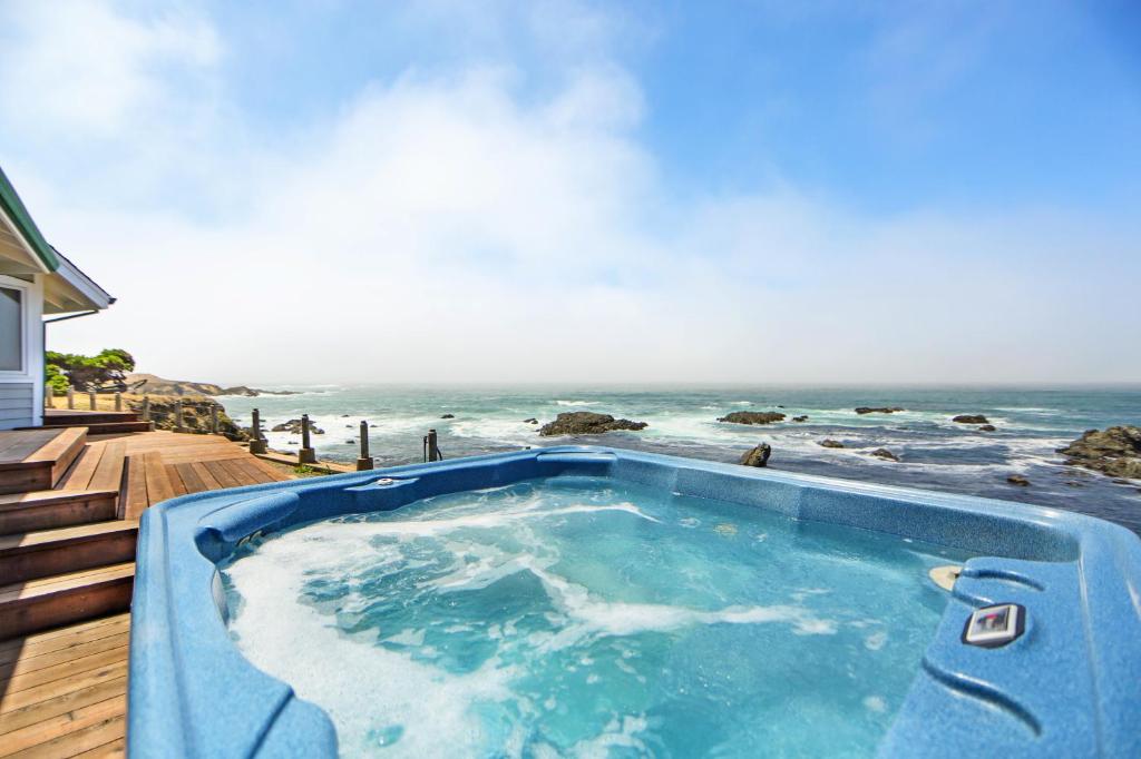 Hot Tub (Jacuzzi) - Photo 5