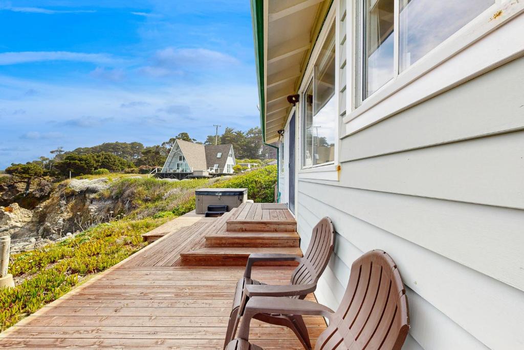 Hot Tub (Jacuzzi) - Photo 2