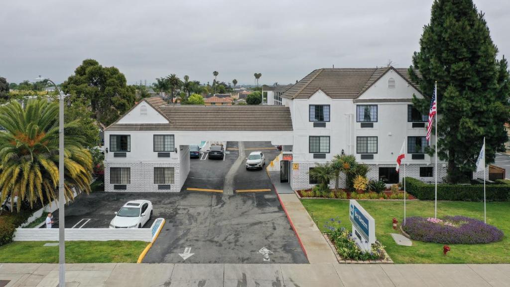 Best Western Surf City - Image 7