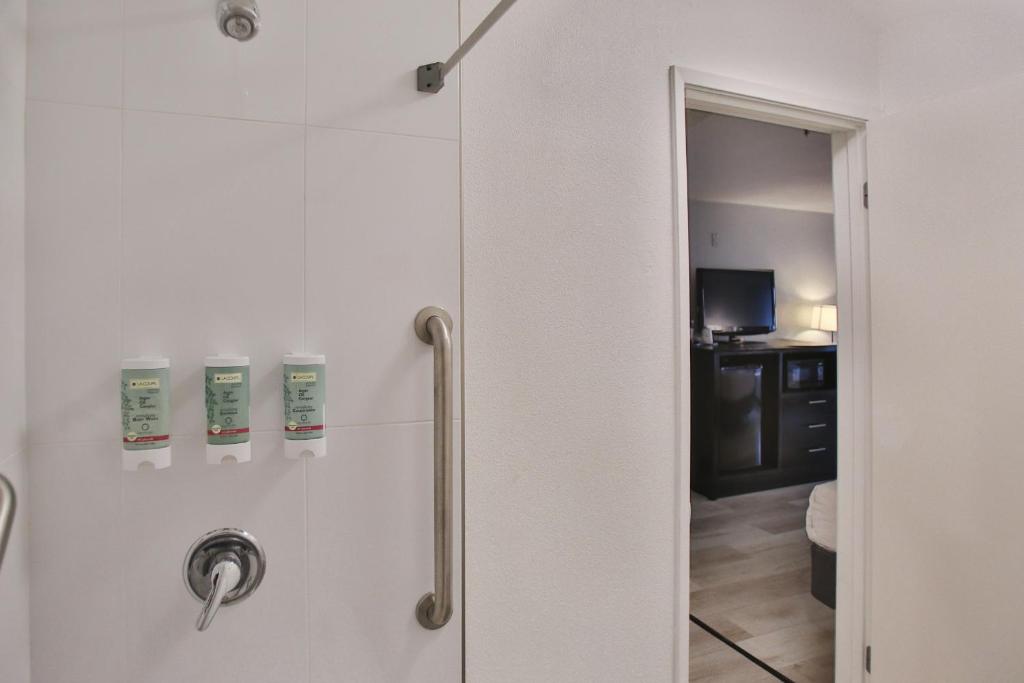 Best Western Surf City - Image 5