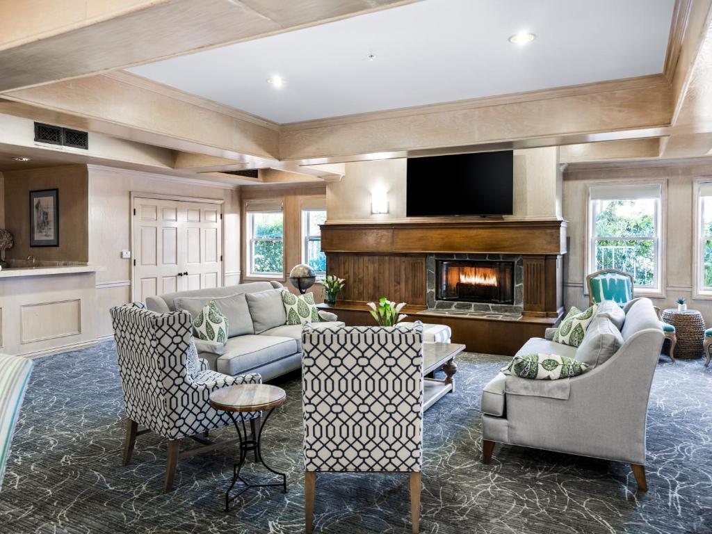 Blue Lantern Inn, A Four Sisters Inn - Image 5