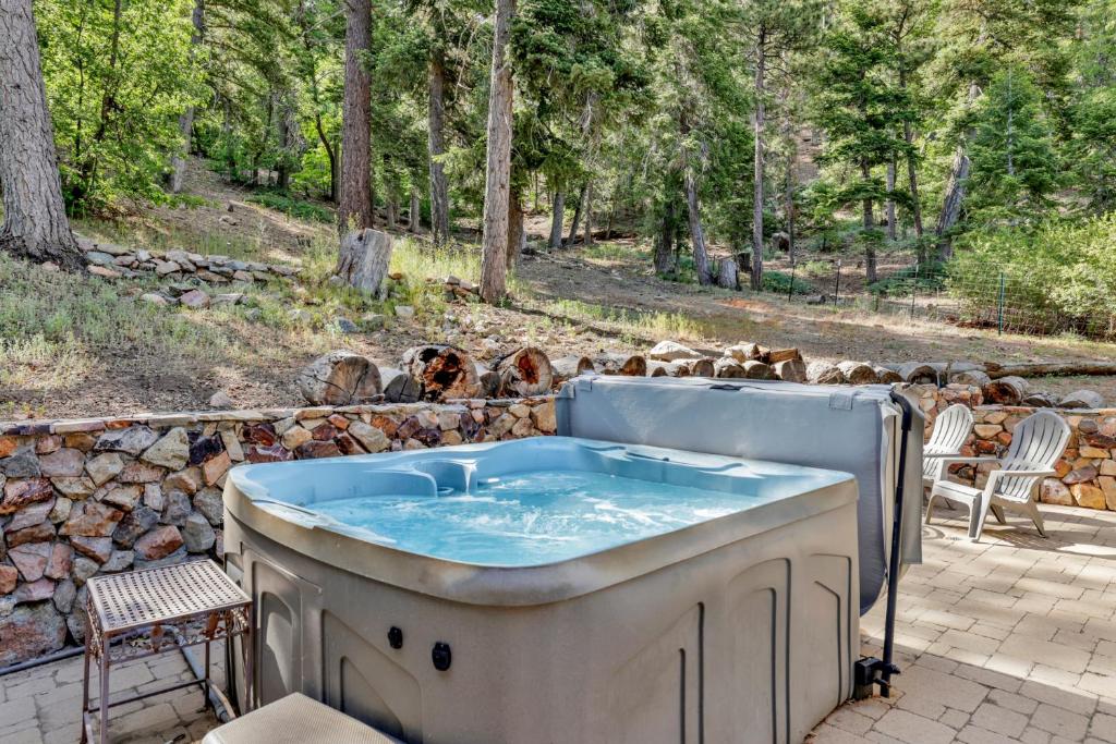 Knickerbocker Retreat- Hot Tub- Game Tables