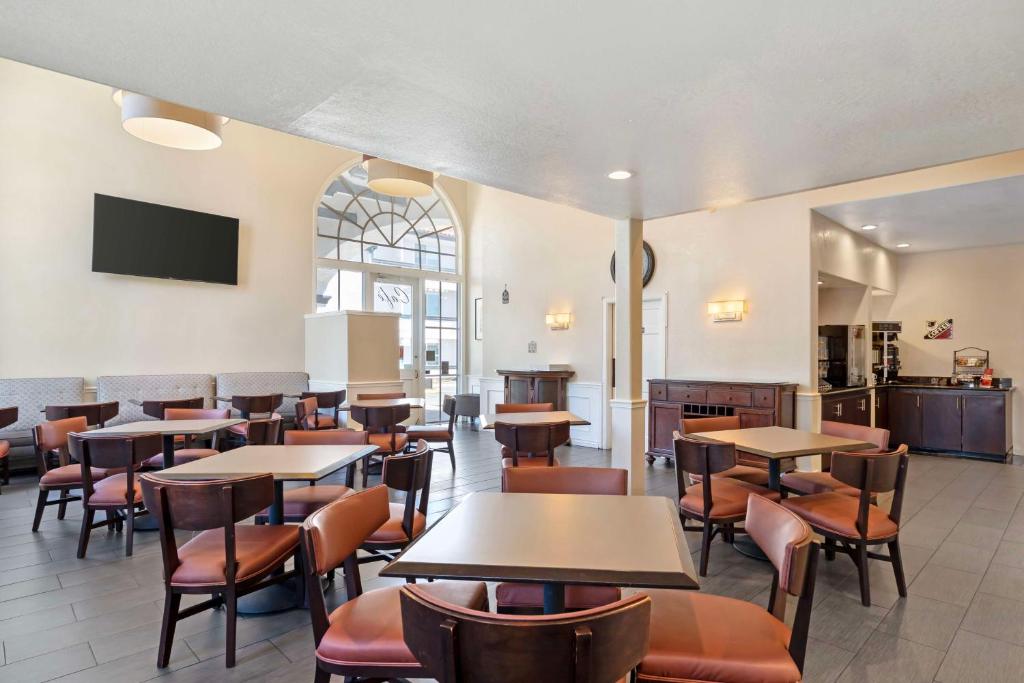 Best Western Plus Newport Mesa Inn - Image 5