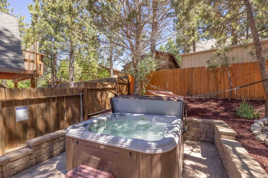 Hot Tub (Jacuzzi) - Photo 2