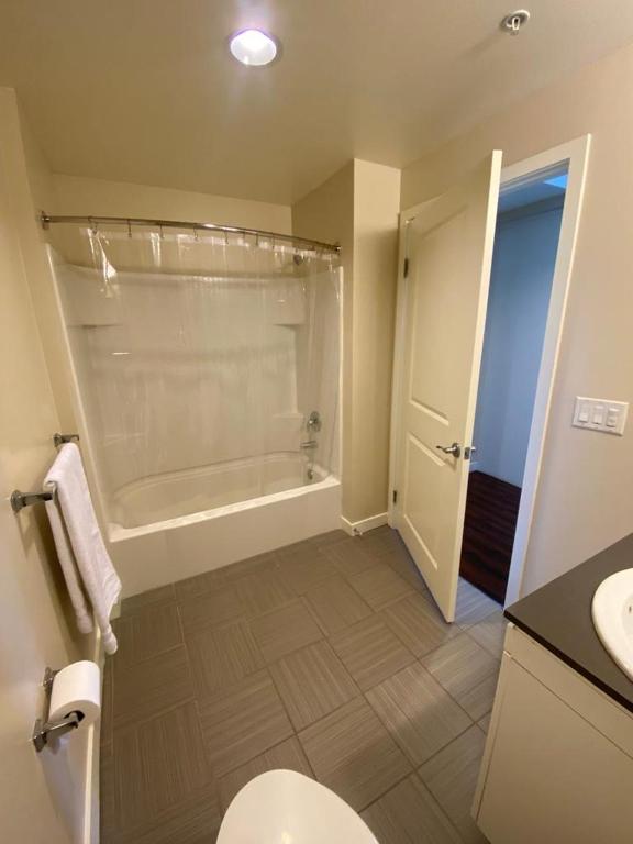 Central Apartment - Image 8