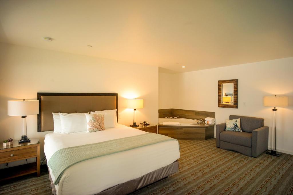 Hot Tub (Jacuzzi) - Photo 2