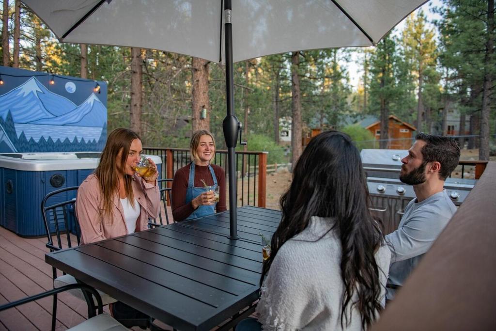 Hot Tub-Game Room-Nintendo Switch-BBQ