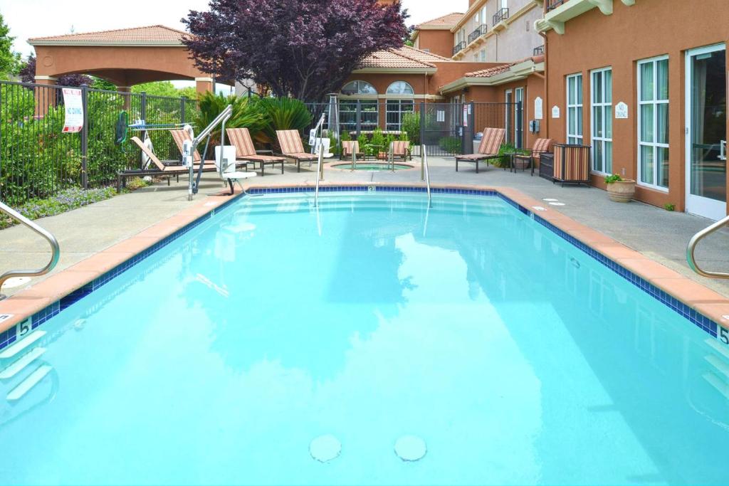 Hilton Garden Inn Napa - Image 4