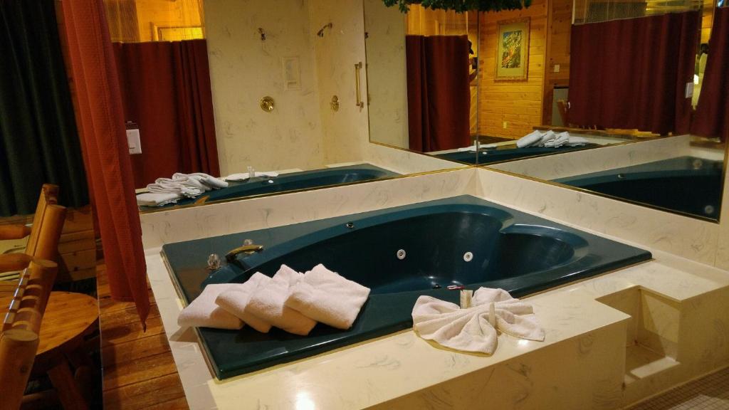 Hot Tub (Jacuzzi) - Photo 6