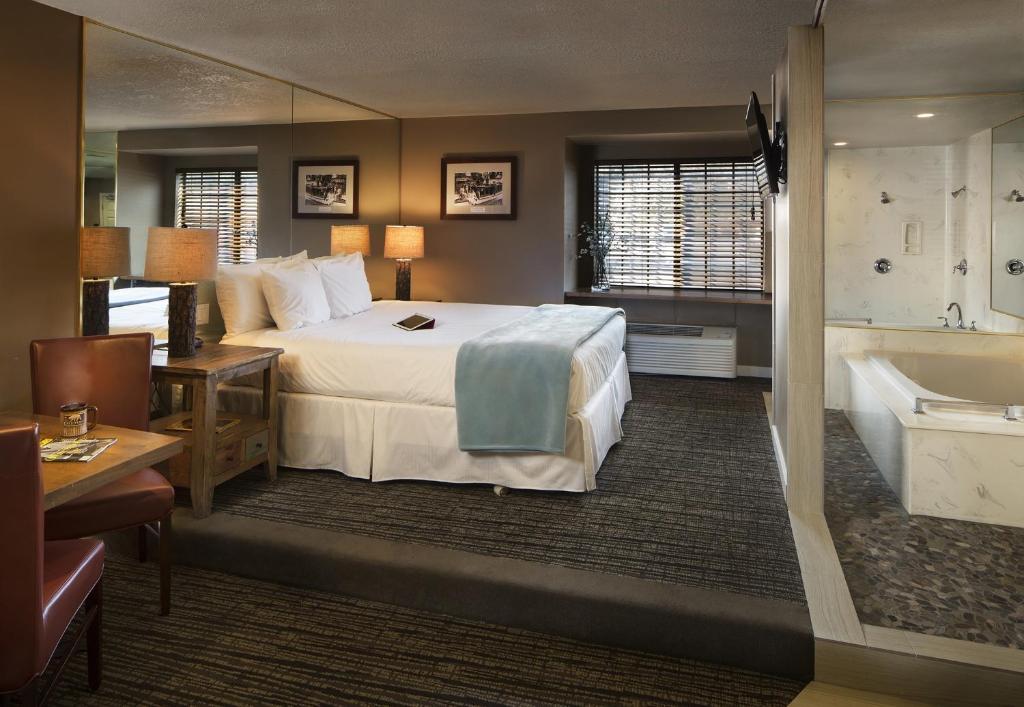 Hot Tub (Jacuzzi) - Photo 7