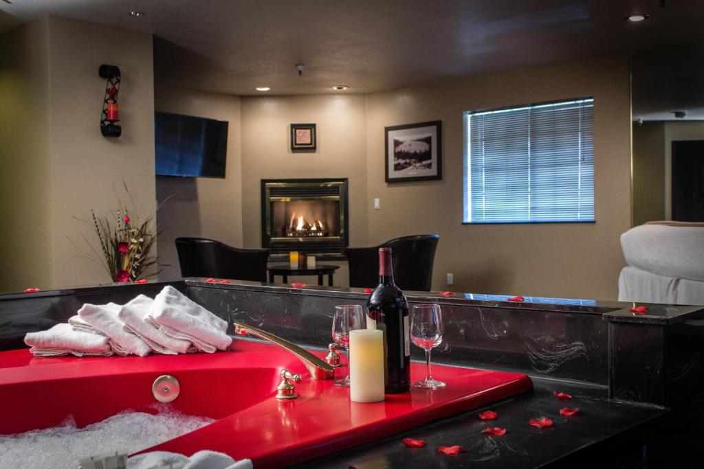 Hot Tub (Jacuzzi) - Photo 3