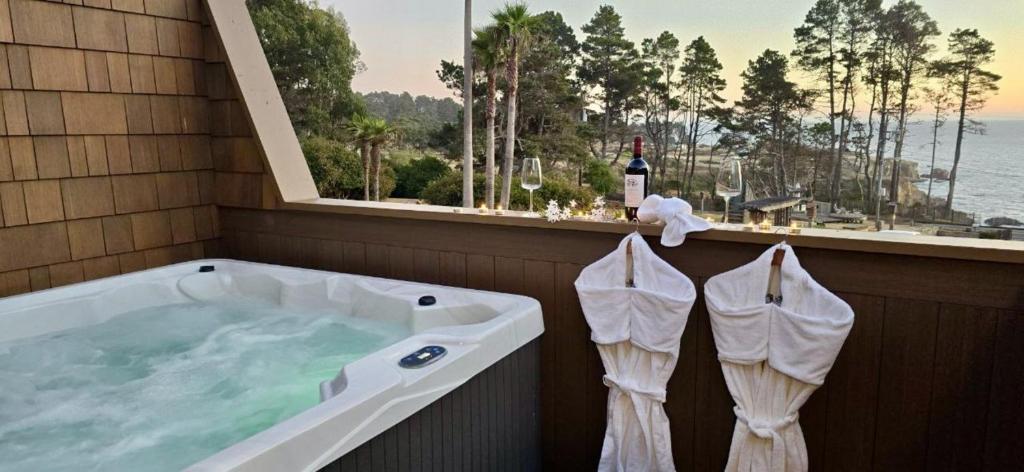 Ocean Cove Lodge Bar & Grill