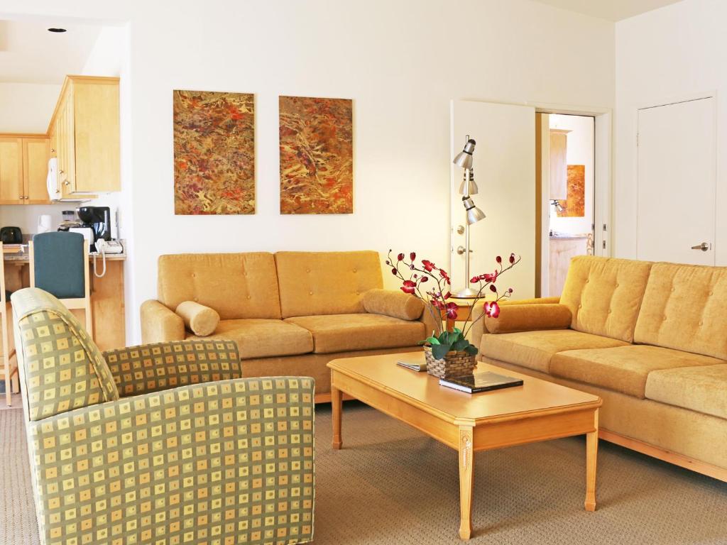 Raintree's Cimarron Golf Resort Palm Springs - Image 4