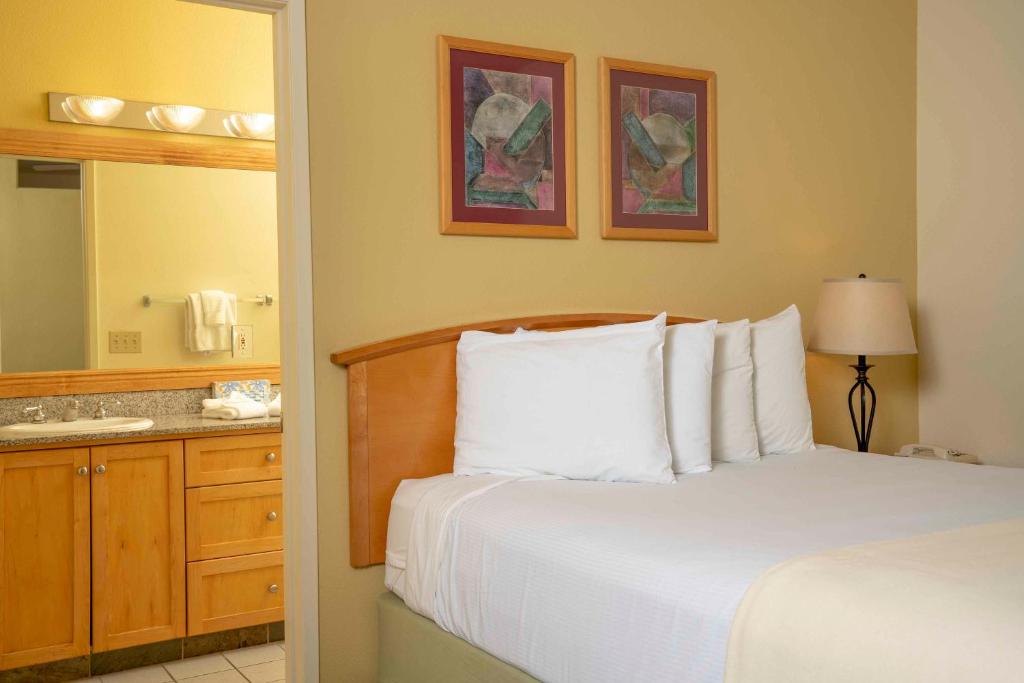 Raintree's Cimarron Golf Resort Palm Springs - Image 8