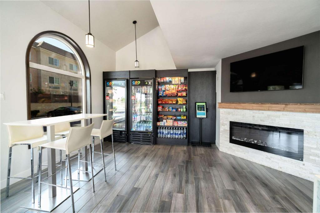 MainStay Suites Moreno Valley Near March Air Reserve Base - Image 8