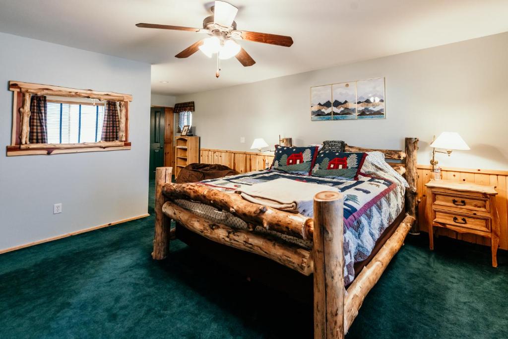 Alameda Landing- Pool Table- Hot Tub- Relaxing Log Cabin - Image 6