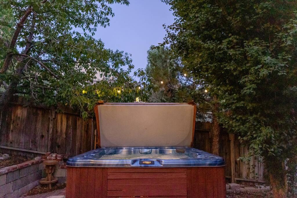 Hot Tub (Jacuzzi) - Photo 3