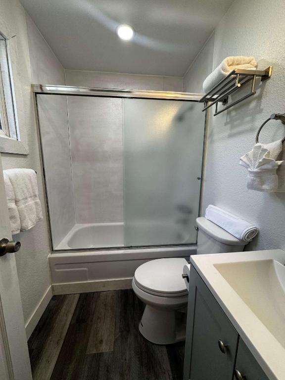 #10 Lakeside Great Location Beach Access Dogs ok