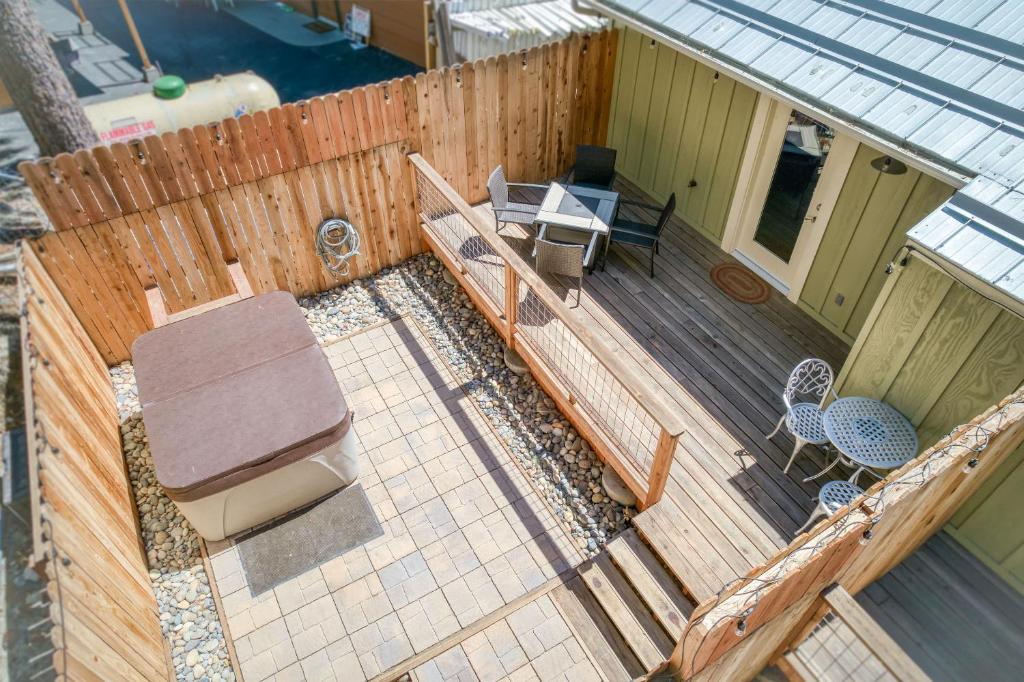 Hot Tub (Jacuzzi) - Photo 2