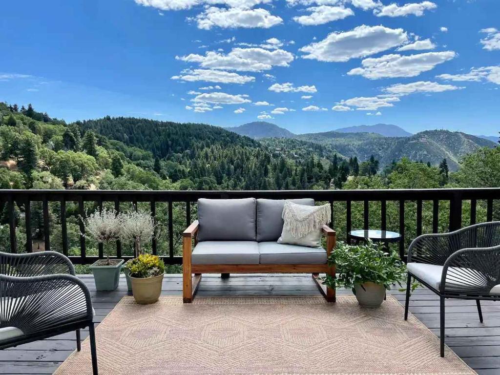 @wild_olive_den ~ Serene Weekend Getaway Cabin