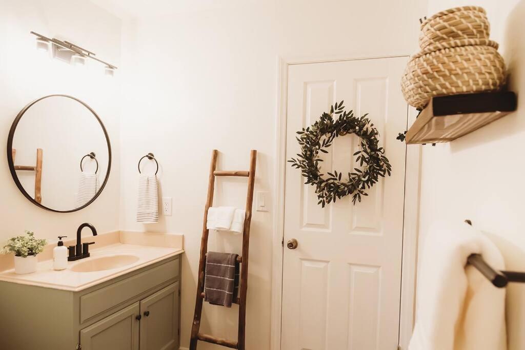 @wild_olive_den ~ Serene Weekend Getaway Cabin - Image 5