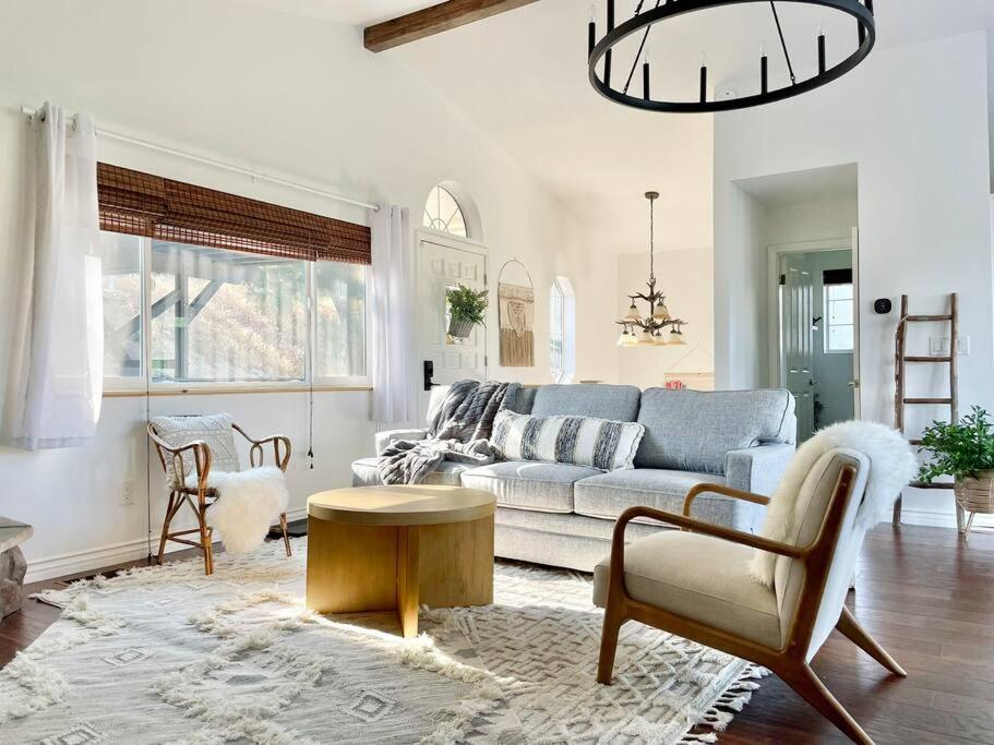 @wild_olive_den ~ Serene Weekend Getaway Cabin - Image 6